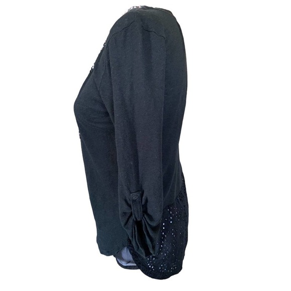 Anthropologie Meadow Rue XS Top Shirt Black Tab Roll Sleeves V-Neck Eyelet Lace - Picture 4 of 9